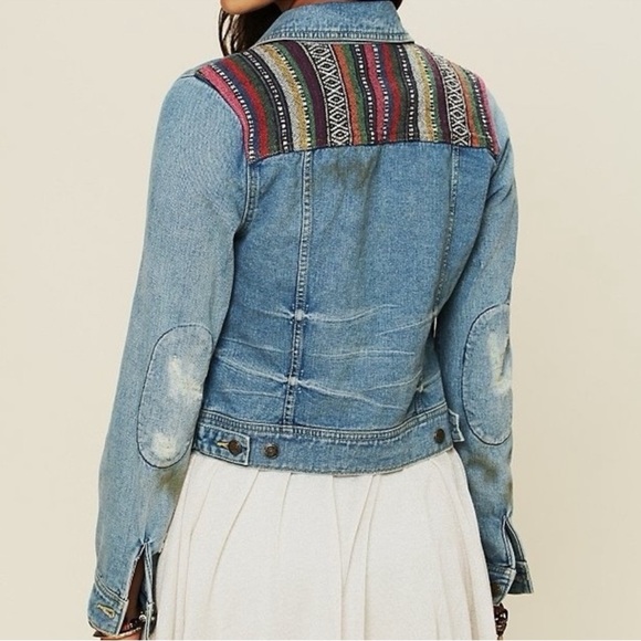 FREE PEOPLE boho style Aztec Baja distressed denim jacket. - Picture 4 of 5